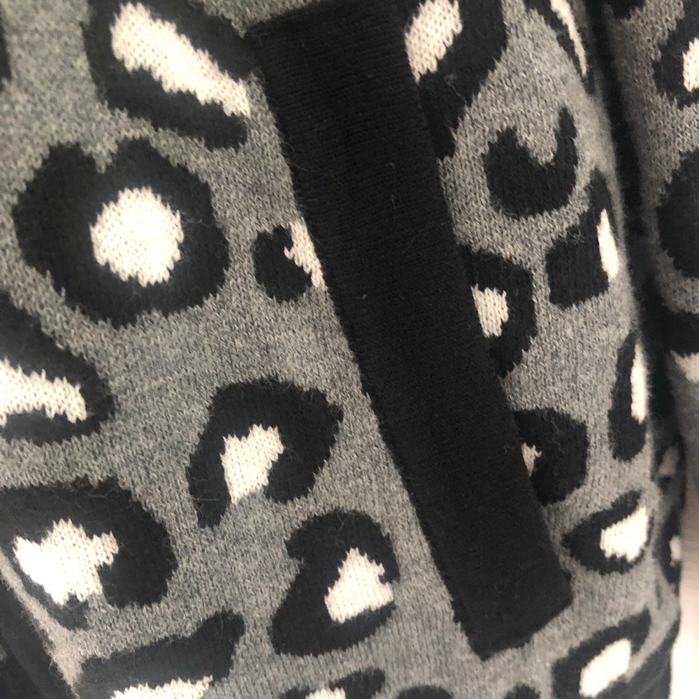 Leopard Print Sweater Jacket Large - image 7